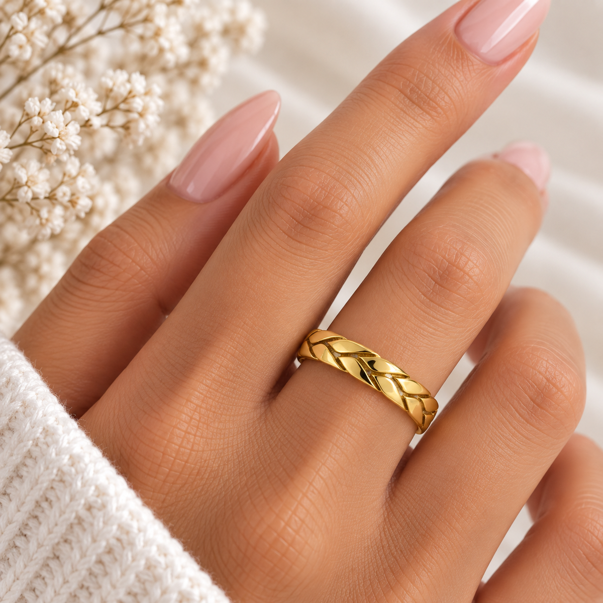 Lume Interlace Ring