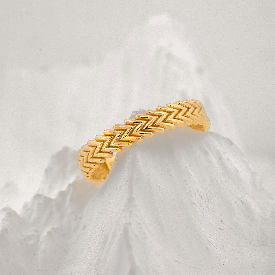 Vega Texture Ring