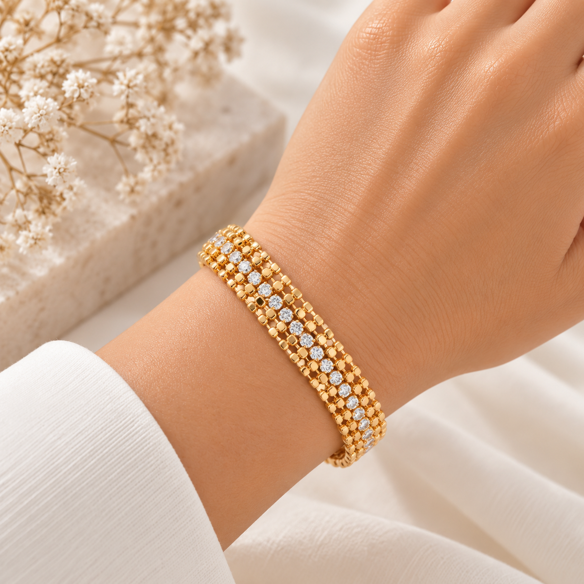 Golden Tennis Line Armband